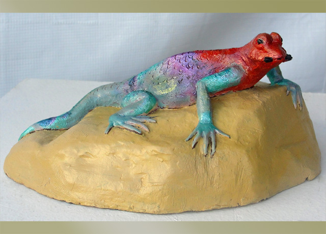 Sculpture of a lizard